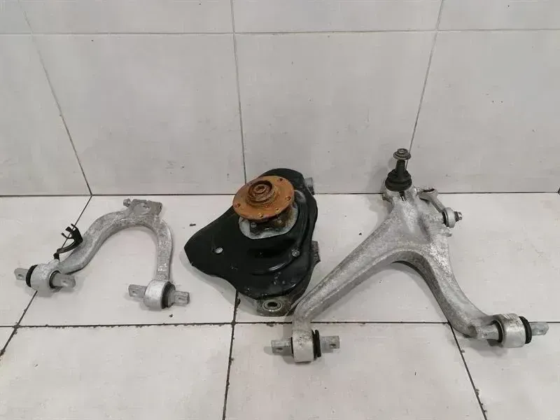 Audi R8 Audi R8 4S V10 RWD Left Front Hub 4S0407245B Wheel Bearing Housing Front Left Body type: Coupe
Fuel: Petrol