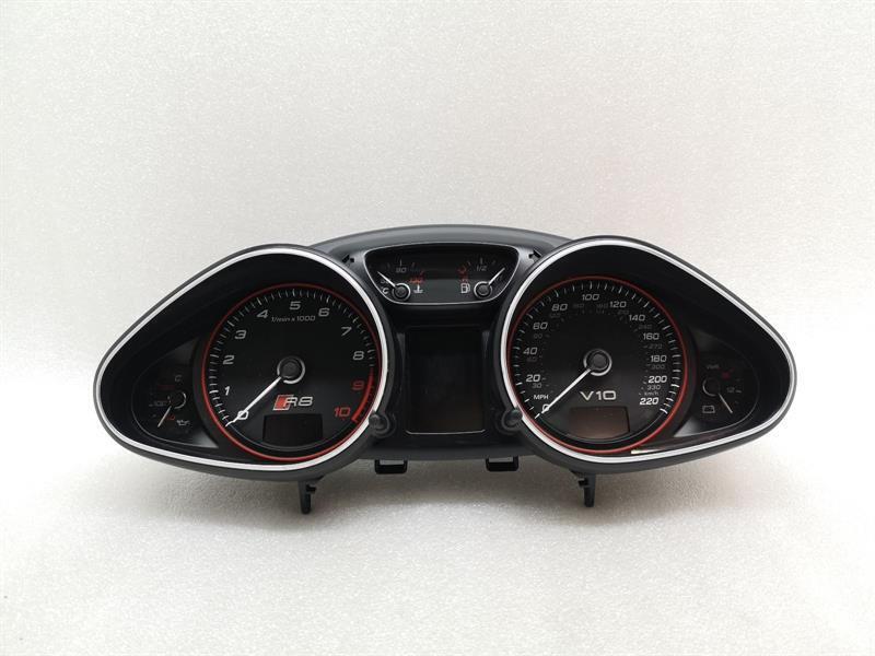 Audi R8 Audi R8 Type 42 V10 5.2 SPYDER Instrument Cluster 420920981P Speedometer Body type: Convertible
Fuel: Petrol