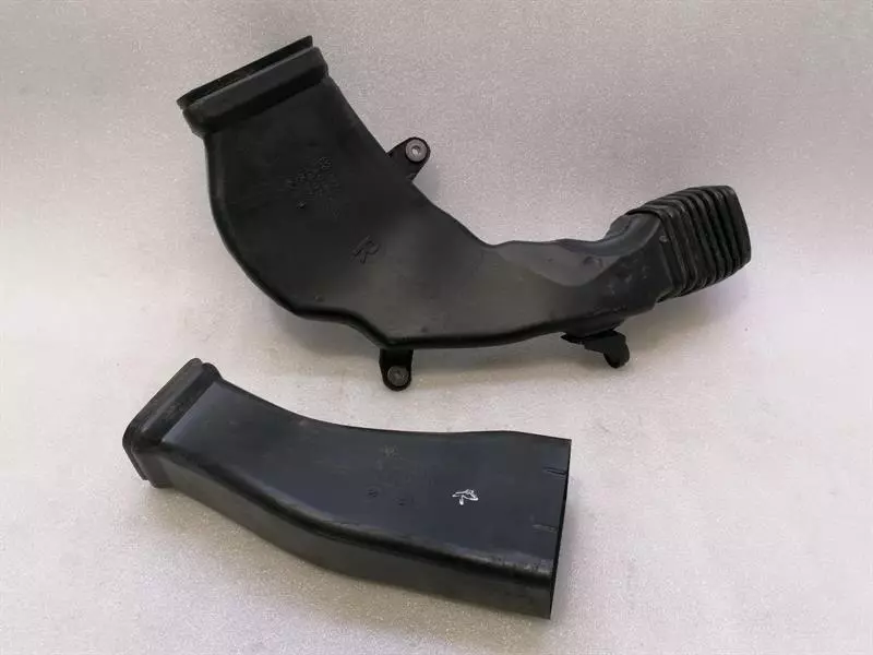 Audi R8 Audi R8 Type 42 V10 5.2 Spyder Intake Pipe 427129520A Intake Hose Intercharge Air