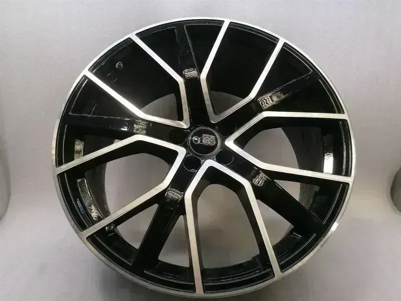 Audi R8 Audi RS6 Alloy Wheel RS6 AFTERMARKET Alloy Wheel Body type: Convertible
Fuel: Petrol