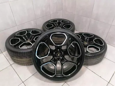LAMBORGHINI HURACAN Lättmetallfälgar 4T0601017 Lättmetallfälgar SET SET 4T0601017A