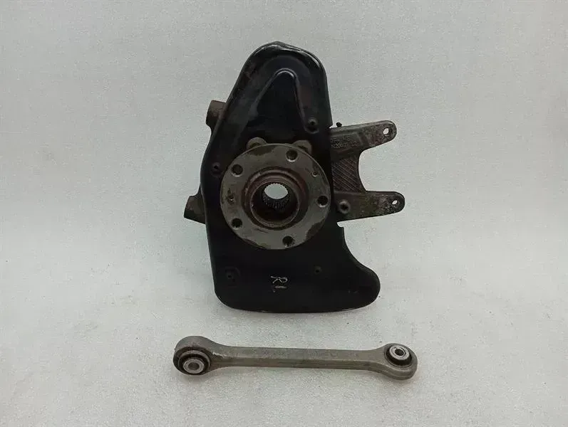 Audi R8 Audi R8 42 V10 5.2 Spyder Left Rear Hub 420505433F Wheel Bearing Housing Rear Left Body type: Convertible
Fuel: Petrol