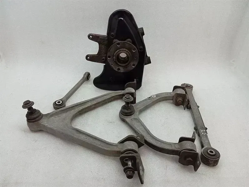 Audi R8 Audi R8 Type 42 V10 5.2 Spyder Right Rear Hub 420505434F Rear Wheel Bearing Housing Body type: Convertible
Fuel: Petrol