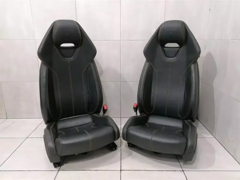 Lamborghini Huracan LP 610-4 seats seats sport yellow stitching black leather