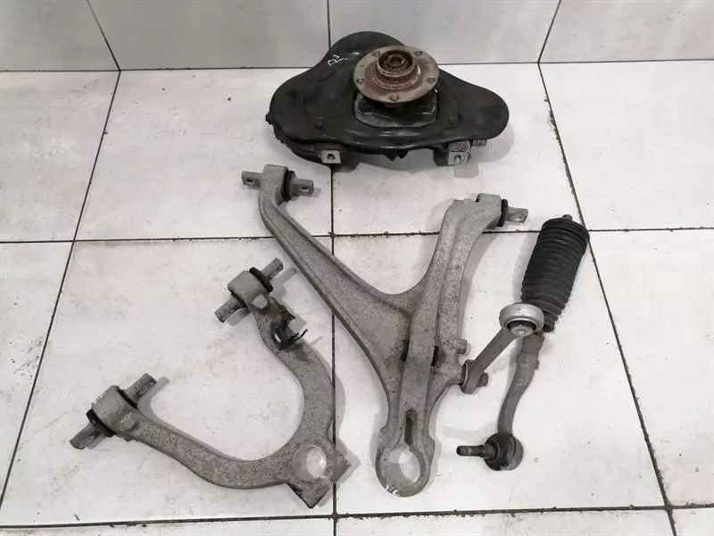 Audi R8 Audi R8 4S RWS Left Front Hub 4S0407245B Wheel Bearing Housing Front Left Body type: Coupe
Fuel: Petrol