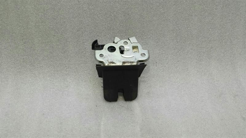 Audi RS6 4F boot lock 8P4827505C tailgate lock