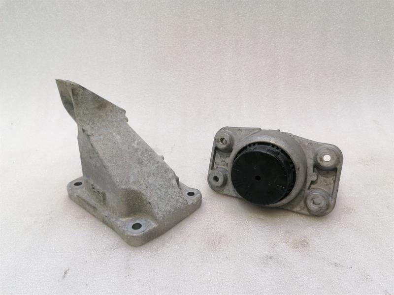 Land Rover Range Rover Sport (L494) Range Rover Sport L494 Engine Mount Set CPLA-6A003-BF Engine Holder Set Body type: SUV
Fuel: Petrol