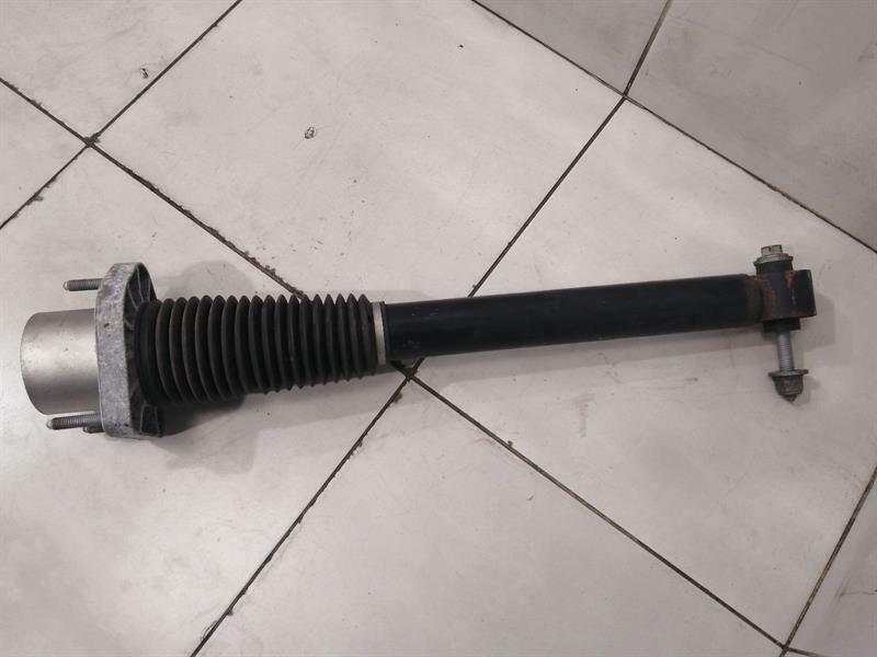 Land Rover Range Rover Sport (L494) EDC Range Rover Sport L494 shock absorber rear LR045270 shock absorber rear SVR Body type: SUV
Fuel: Petrol