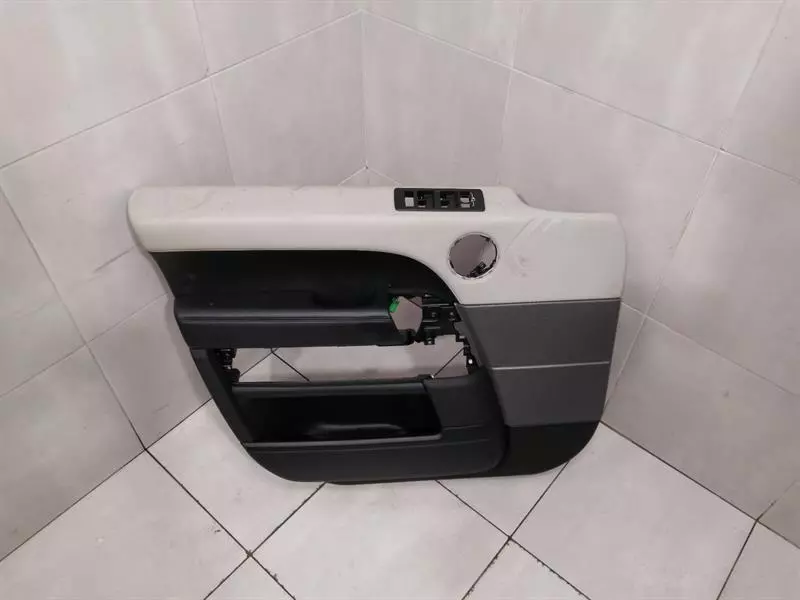 Land Rover Range Rover Sport (L494) Range Rover Sport L494 Door Card Front Left LR047097 Door Trim Front Left Body type: SUV
Fuel: Petrol