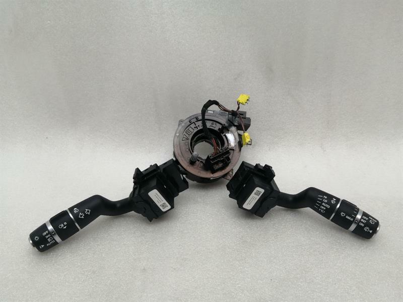 Land Rover Range Rover Sport (L494) Range Rover Sport L494 Wiper Stalks BJ32-14A664-BC Indicator Switch Body type: SUV
Fuel: Petrol