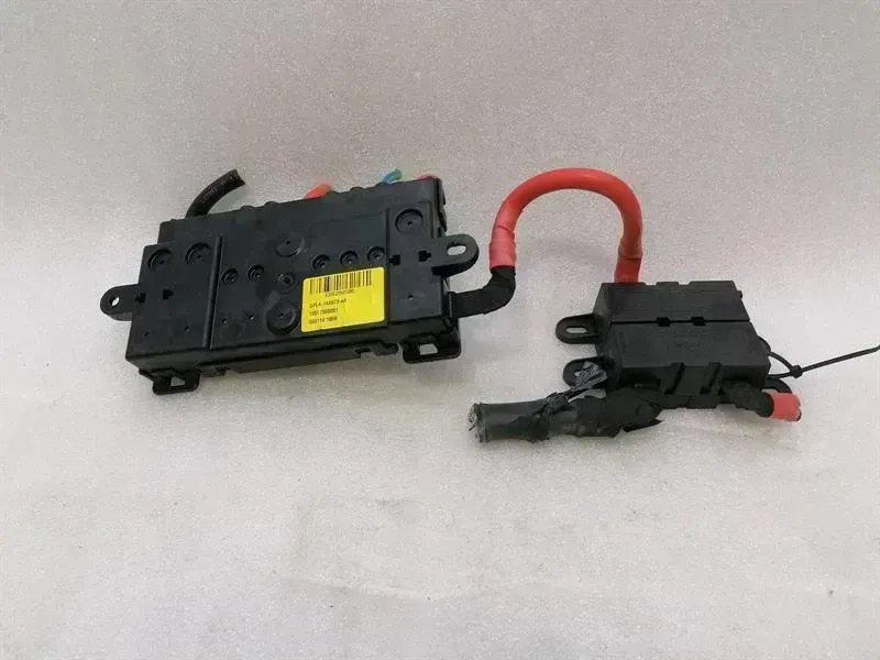 Land Rover Range Rover Sport (L494) Range Rover Sport L494 Battery Relay Box GPLA-14A073-AA Fuse Box Body type: SUV
Fuel: Petrol