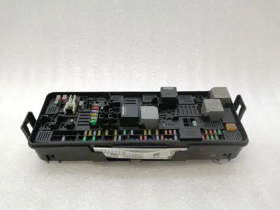 Boîte à fusibles LAND ROVER Range Rover Sport L494 JPLA-14N030-AB