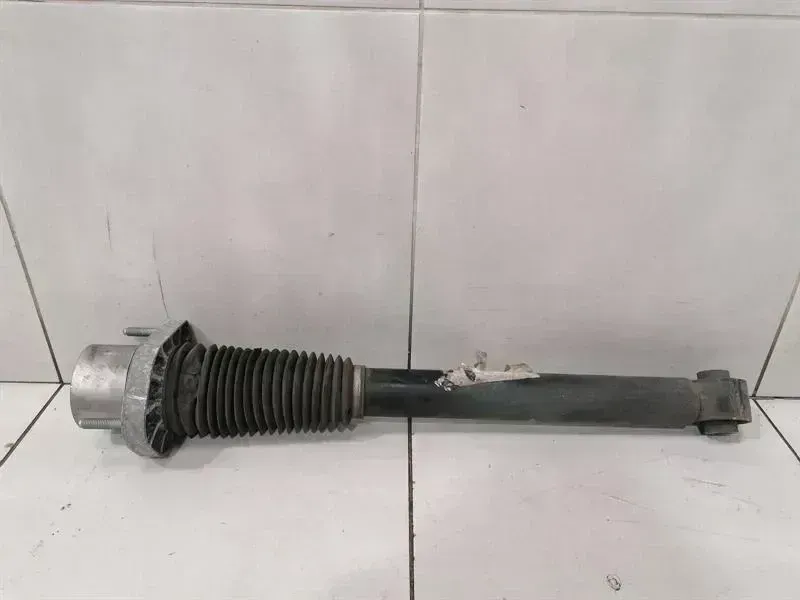 Land Rover Range Rover Sport (L494) LAND ROVER Range Rover Sport L494 Shock Absorber Rear LR045270 Shock Absorber SVR Body type: SUV
Fuel: Petrol