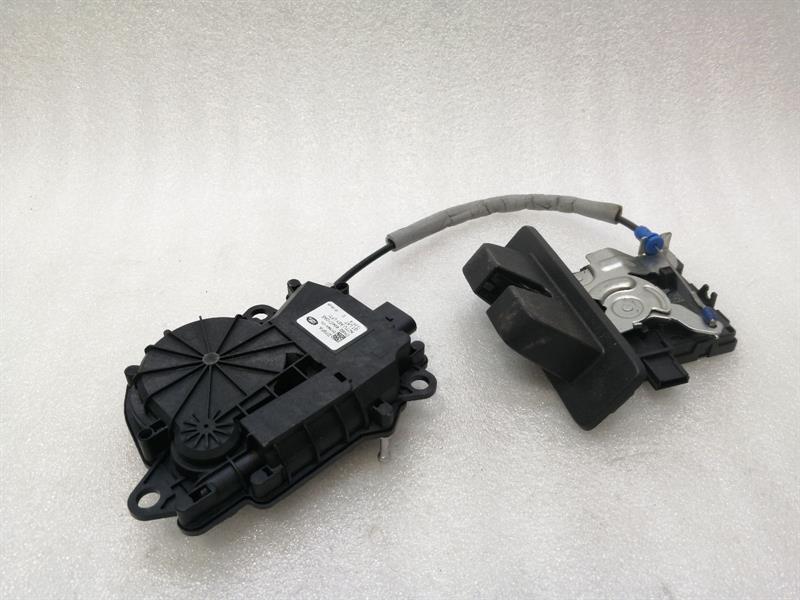 Land Rover Range Rover Sport (L494) Land Rover Range Rover Sport L494 Boot Lock DK62-404C10-AE Tailgate Lock Body type: SUV
Fuel: Petrol