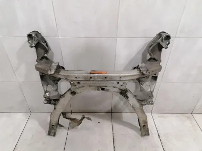 BMW Seria 5 E60 M5 E63 M6 Belka pomocnicza przednia 31112283741 Wspornik osi przedniej