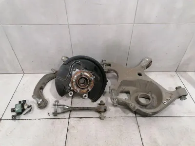 Ford Mustang MK6 S550 Left Rear Hub FR3Z-5B759-J Wheel Bearing Housing Rear Left