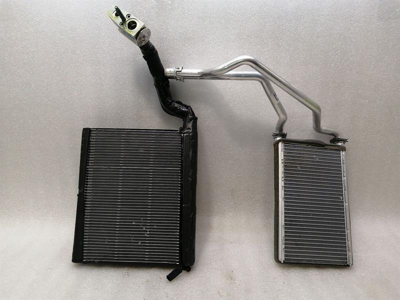 Ford Mustang 2023-... Ford Mustang MK5 GT350 Heater Matrix FR3Z-19850-K Heat Exchanger Heater Cooler