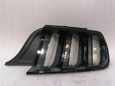 Feu arrière droit pour Ford Mustang Mk6 S550 FR3B-13B504-CN, feu arrière Euro