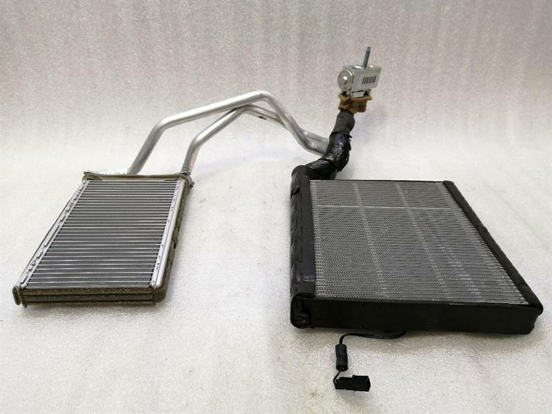 Ford Mustang 2023-... Ford Mustang MK6 S550 Heater Matrix GR3B-19849-DA Heat Exchanger Radiator