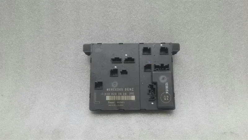 Mercedes SL R230 Left Door Module A2308203526 Door Control Unit Left