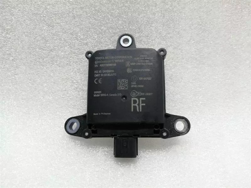 Lexus RC LEXUS RC F TRACK XC10 Blind spot assist radar module 88162-24050 Totwinkel radar Body type: Coupe
Fuel: Petrol