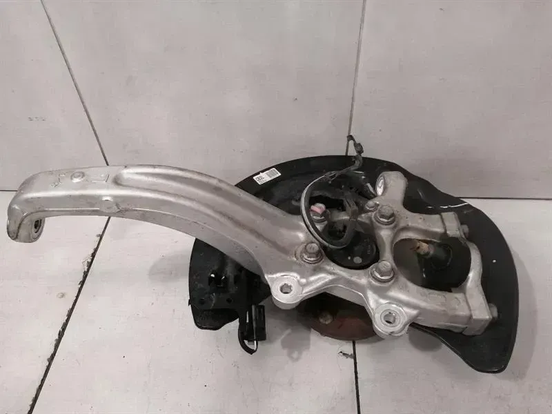 Lexus RC 2014-... XUS RC F TRACK XC10 Left Front Hub 43202-24010 Wheel Bearing Housing Front Left