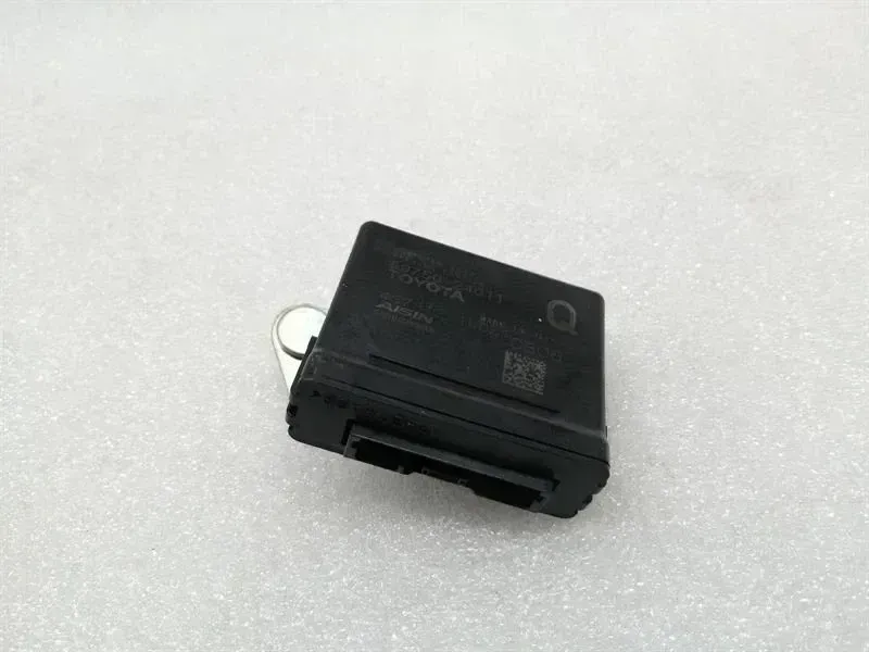 Lexus RC LEXUS RC F TRACK XC10 Electronic Module 89750-24011 Control Unit SPOILER CONTROL Body type: Coupe
Fuel: Petrol
