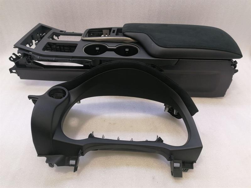 Lexus RC 2014-... LEXUS RC F TRACK XC10 Console 86110-24220 Center Console ALCANTARA RHD