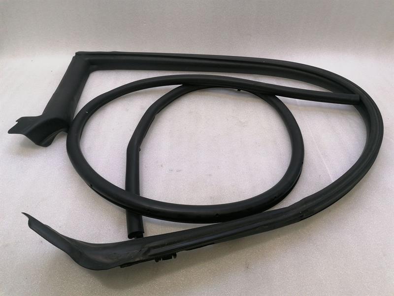 Lexus RC 2014-... Lexus RC F TRACK XC10 RIGHT Door Seal 67861-24060 Door Seals RIGHT
