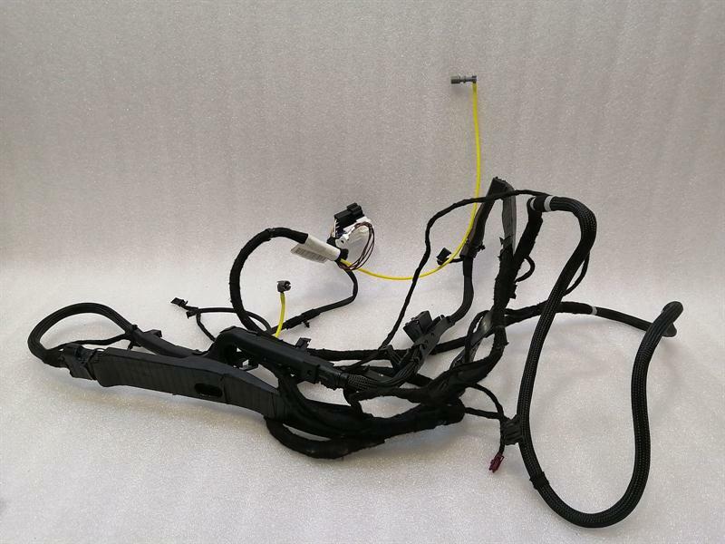 Mercedes-Benz A (W168) Mercedes SL R230 Boat Lid Wiring Loom A2305405433 Tailgate Harness Body type: Convertible
Fuel: Petrol