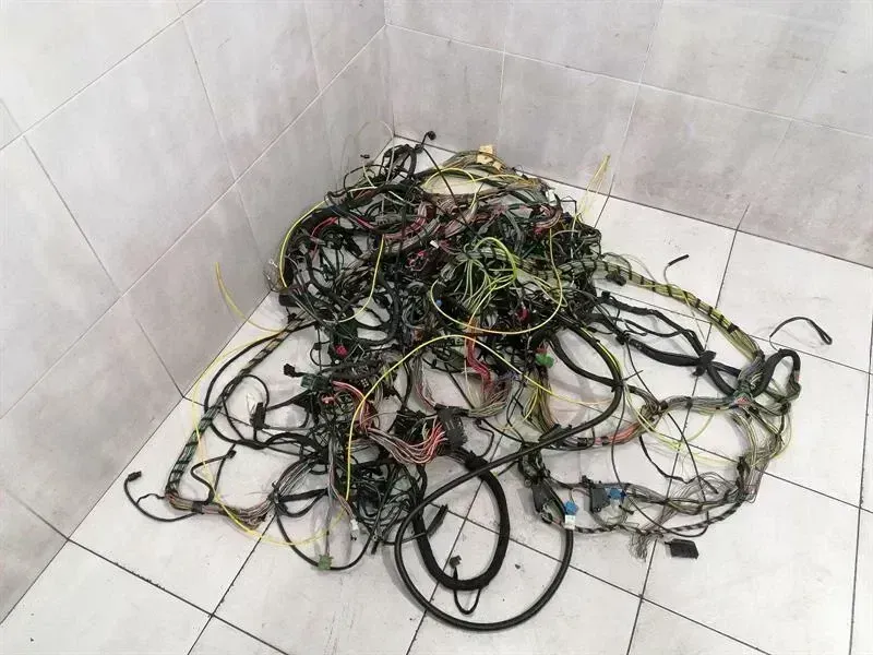 Mercedes-Benz 280SL - 600SL / SL (R129) Mercedes SL R129 Full Body Wiring Loom A1295404133 Harness Body type: Convertible
Fuel: Petrol