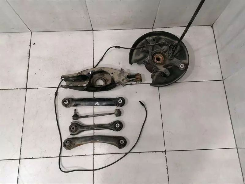 Mercedes-Benz 280SL - 600SL / SL (R129) Mercedes SL R129 left rear hub set A2013502032 wheel bearing housing rear left set Body type: Convertible
Fuel: Petrol
