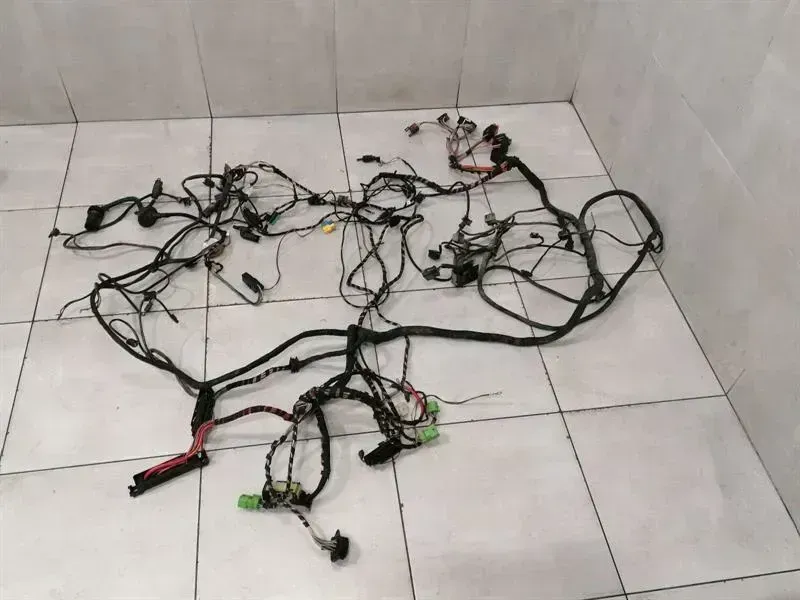 Mercedes-Benz 280SL - 600SL / SL (R129) Mercedes SL R129 Engine Bay Wiring Loom A1295402833 Harness Body type: Convertible
Fuel: Petrol