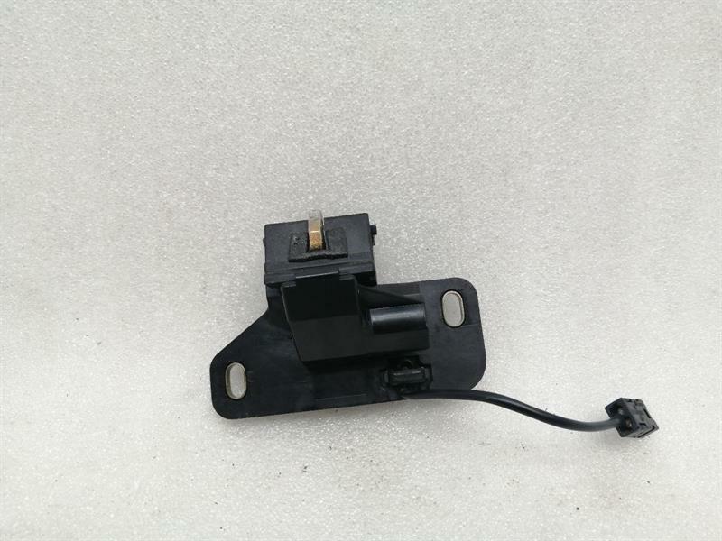 Mercedes-Benz 280SL - 600SL / SL (R129) Mercedes SL R129 boat lock A12797500384 tailgate lock Body type: Convertible
Fuel: Petrol