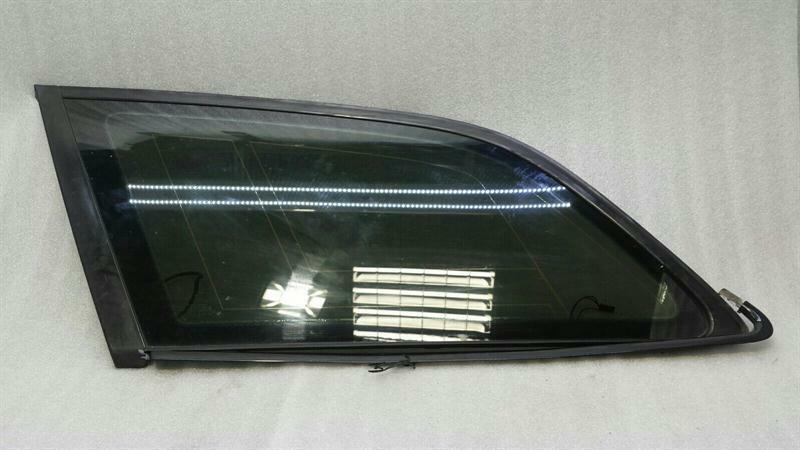 Audi RS6 4F Left Rear 1/4 Glass 4F9845299H Door Window 1⁄4 Rear Left Avant A6 C6 Brand/Model: AUDI RS6
Year: 2008
Engine: 4991 c...