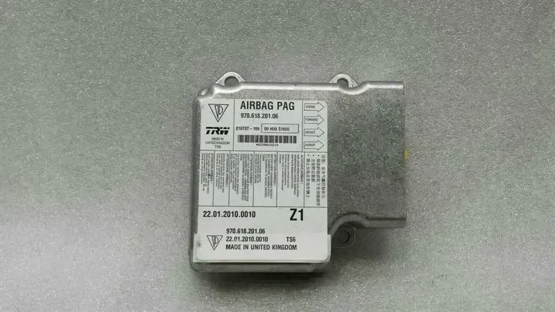 Porsche Panamera Porsche Panamera 970 Safety Module ECU 97061820106 Safety Unit Electronic Body type: Saloon
Fuel: Petrol