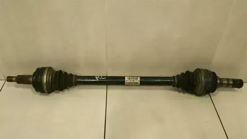 Porsche Panamera Porsche Panamera 970 Left Drive Shaft 97033202400 Drive Shaft Rear Left Body type: Saloon
Fuel: Petrol
