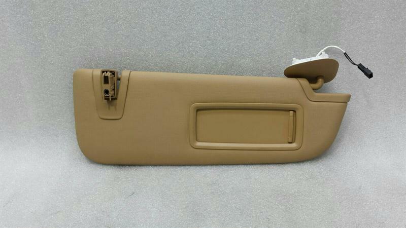 Porsche Panamera Porsche Panamera 970 Sun Visor 97073103212AZ2 Sun Visor Visor RIGHT BEIGE Body type: Saloon
Fuel: Petrol