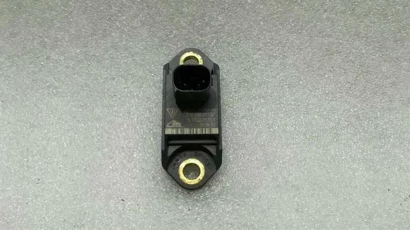 Porsche Panamera Porsche Panamera 970 Crash Sensor 97060611100 Accelerometer Body type: Saloon
Fuel: Petrol