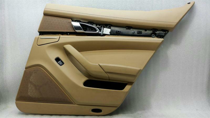 Porsche Panamera Porsche Panamera 970 Door Card Rear 970555914018ED Door Trim Rear ROLL Body type: Saloon
Fuel: Petrol
