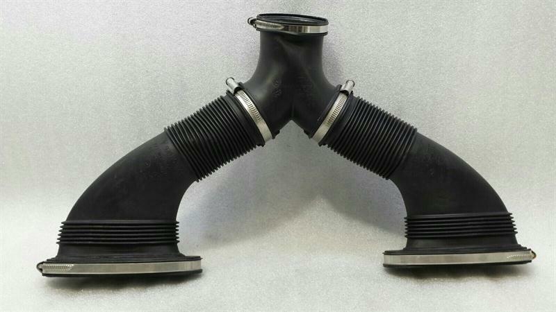 Porsche Panamera PORSCHE Panamera 970 Intake 97011014003 Ansaugschlauch INTAKE ASSEMBLY PIPES Body type: Saloon
Fuel: Petrol