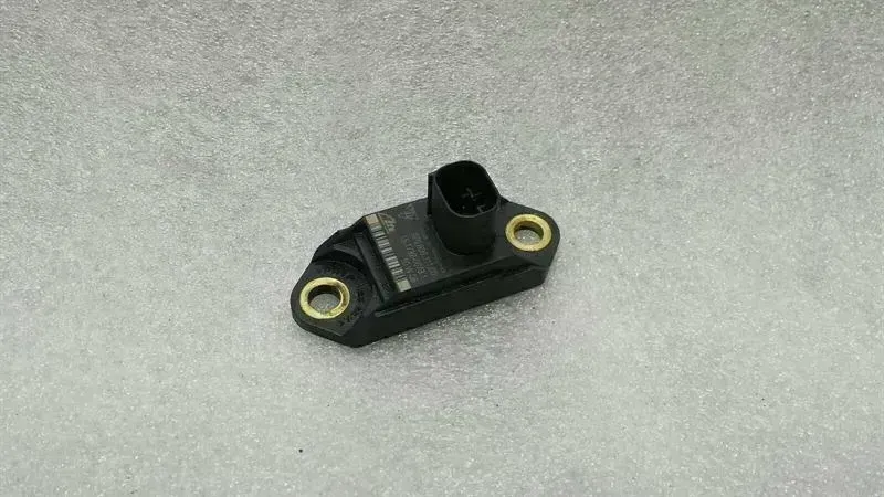 Porsche Panamera Porsche Panamera 970 Crash Sensor 97060611100 Impact Sensor Body type: Saloon
Fuel: Petrol
