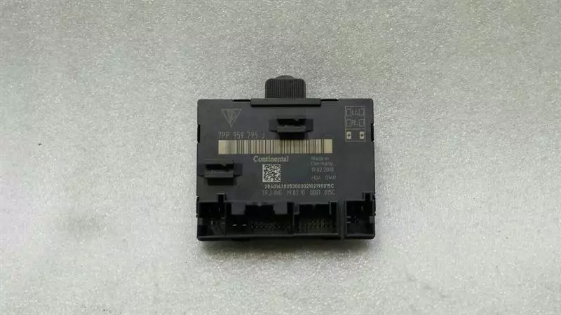 Porsche Panamera Porsche Panamera 970 electronic module 7PP959795J control unit rear door Body type: Saloon
Fuel: Petrol