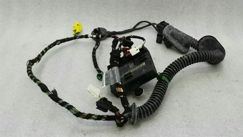 Porsche Panamera Porsche Panamera 970 FLH Door Wiring 97061027100 Door Wiring Harness Front Left Body type: Saloon
Fuel: Petrol