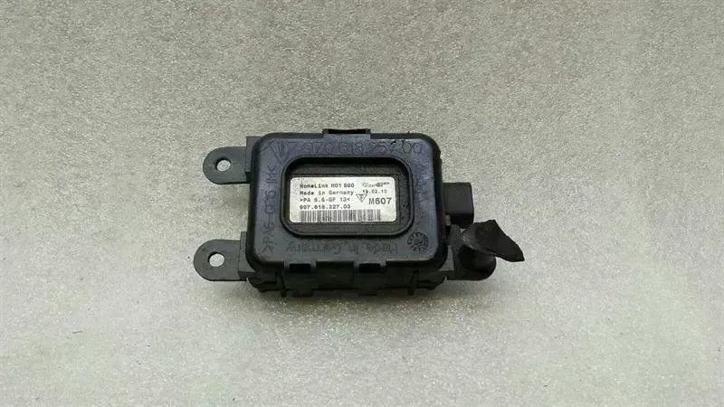 Porsche Panamera Porsche Panamera 970 HomeLink electronic module 99761822703 control unit Body type: Saloon
Fuel: Petrol