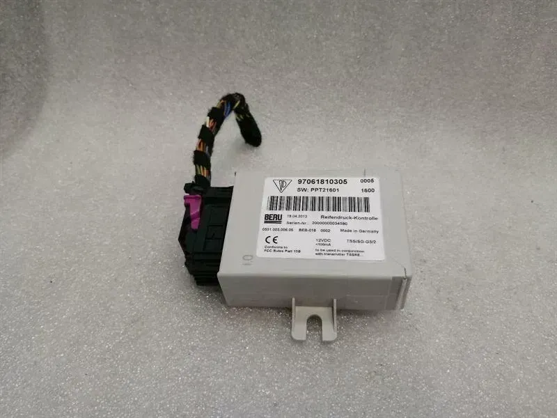 Porsche Panamera Porsche Panamera 970 RDK Electronic Module 97061810305 Control Unit RDK Body type: Saloon
Fuel: Petrol