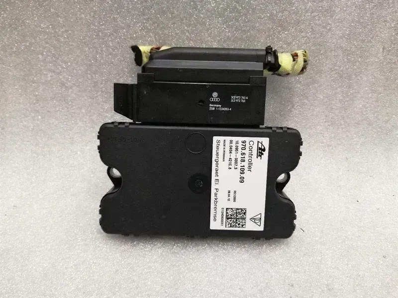 Porsche Panamera Porsche Panamera 970 Park Brake Module 97061810909 Parking Brake Control Unit PBM Body type: Saloon
Fuel: Petrol
