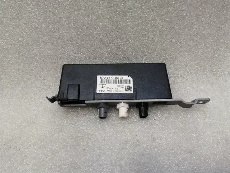 Porsche Panamera Porsche Panamera 970 Aerial / Antenna 97064710803 Antenna Body type: Saloon
Fuel: Petrol