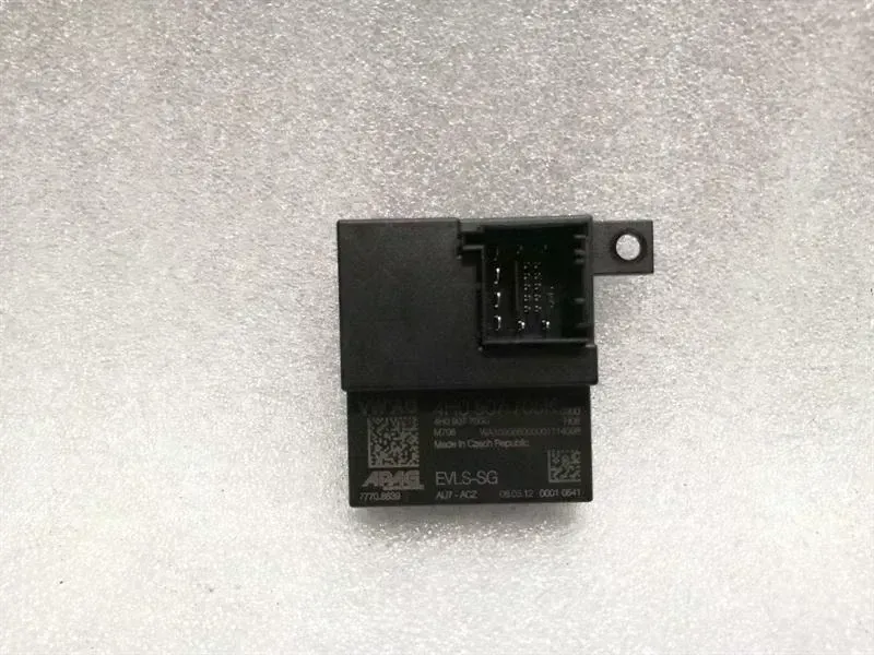 Porsche Panamera Porsche Panamera 970 steering module 4H0907705K module steering column adjustment Body type: Saloon
Fuel: Petrol