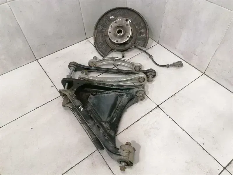 Porsche Cayenne Porsche Cayenne 958 92A right rear hub 95833161210 wheel bearing housing rear right Body type: SUV
Fuel: Petrol